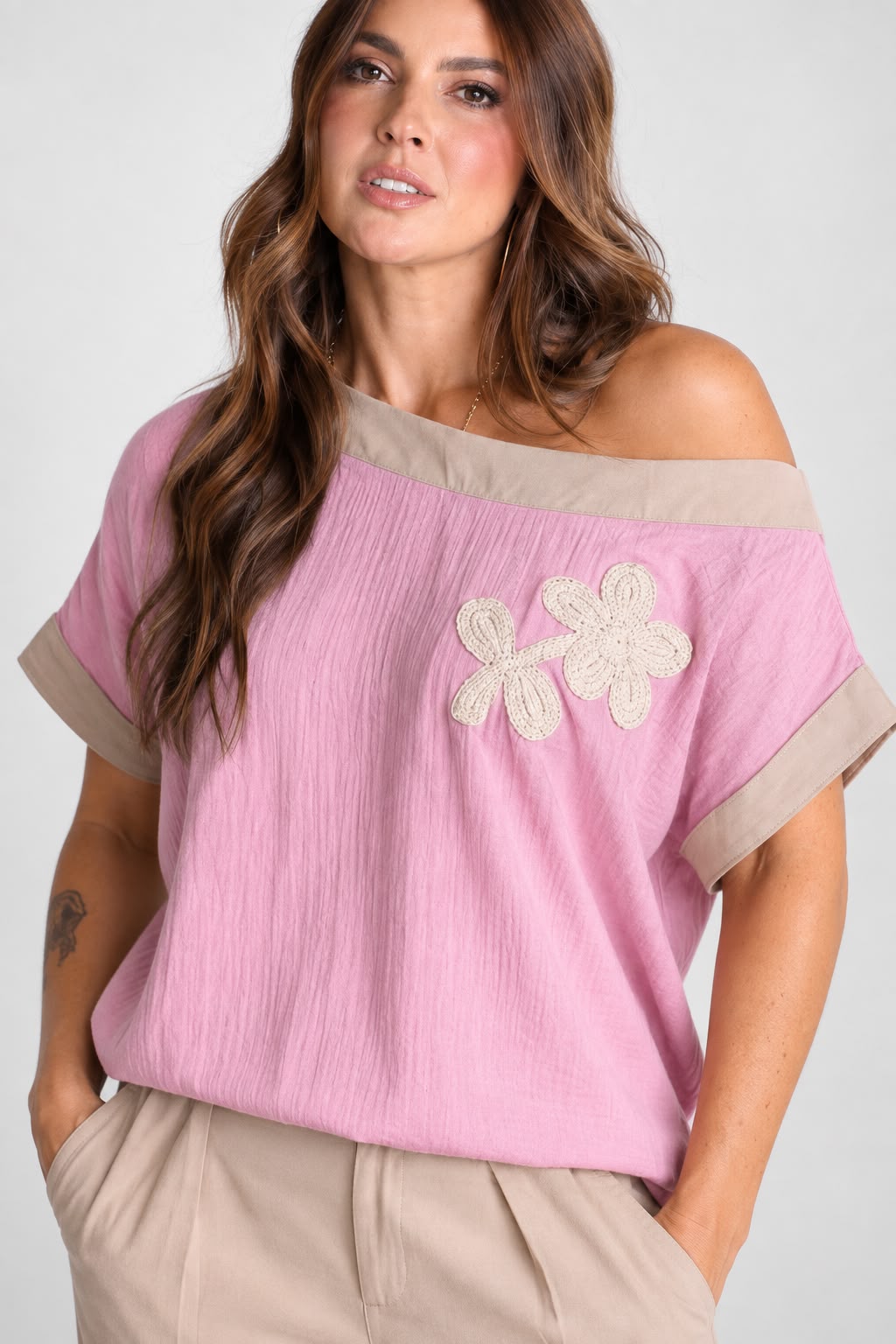 Blusa hombro flor R- 12023