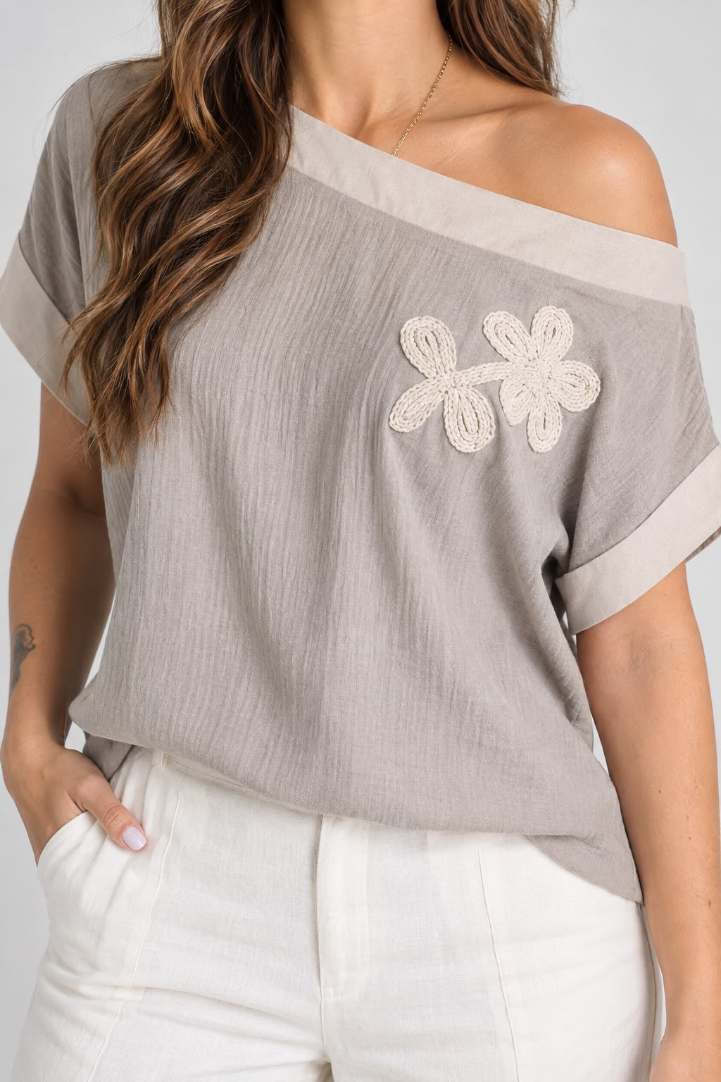 Blusa hombro flor R- 12023